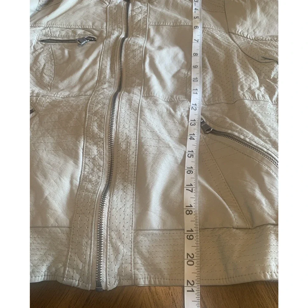 Xhilaration Moto Jacket Womens Size Extra-Large XL Beige Vegan Leather 70s Coat